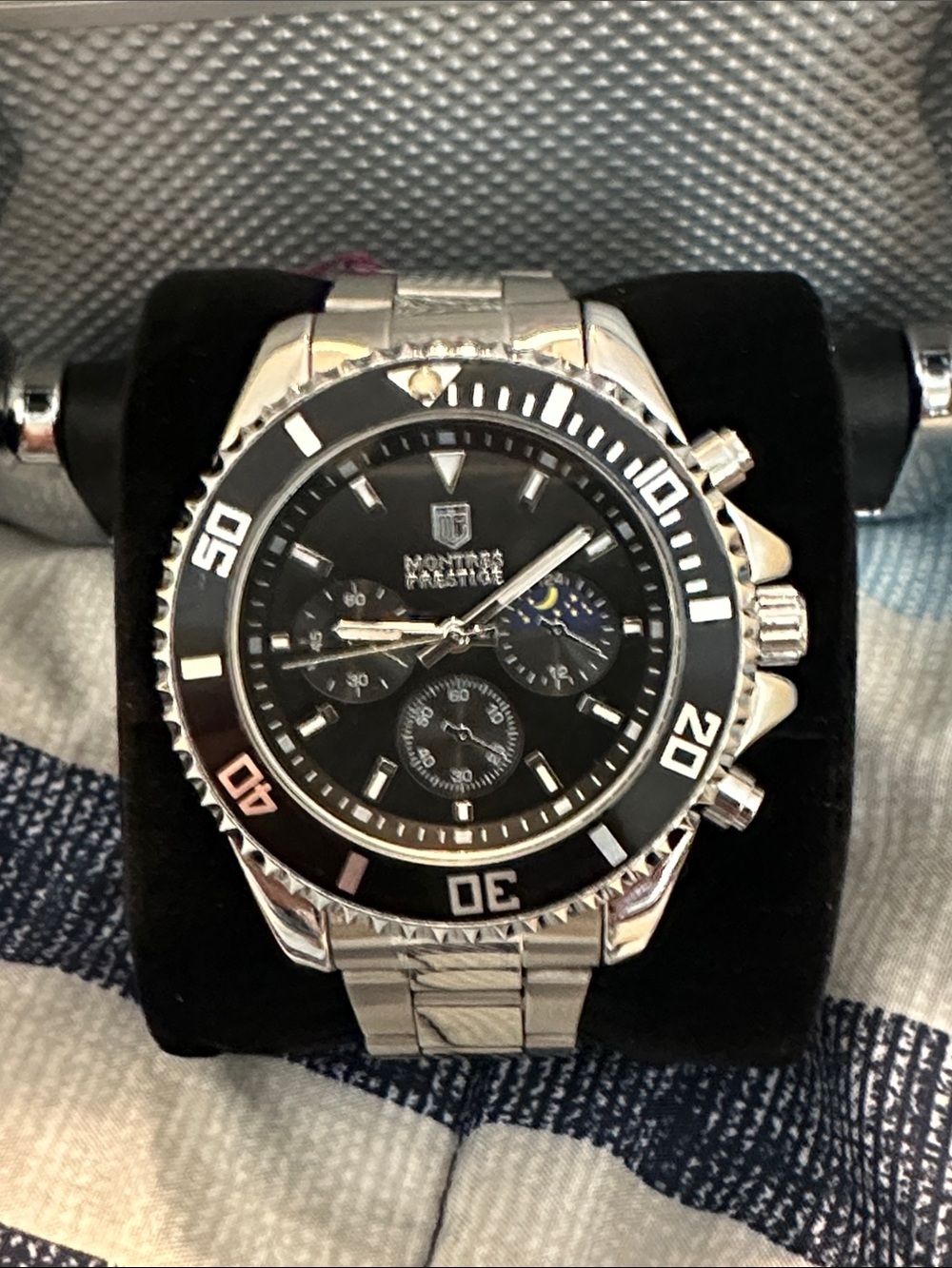 Invicta Silver and Black Men's Chronograph Dive Watch